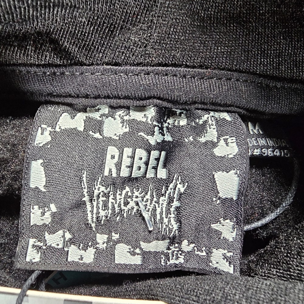 NWT Rebel Vengance Black Hoodie with Skull and Snake Graphic Size Medium - Picture 4 of 5